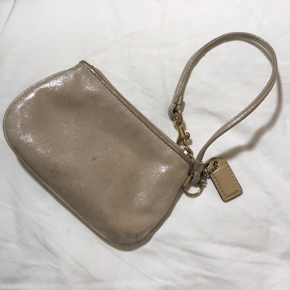 Authentic Coach Wristlet Bag, Beige Sparkly, Gold hardware, dust bag included - Picture 3 of 9